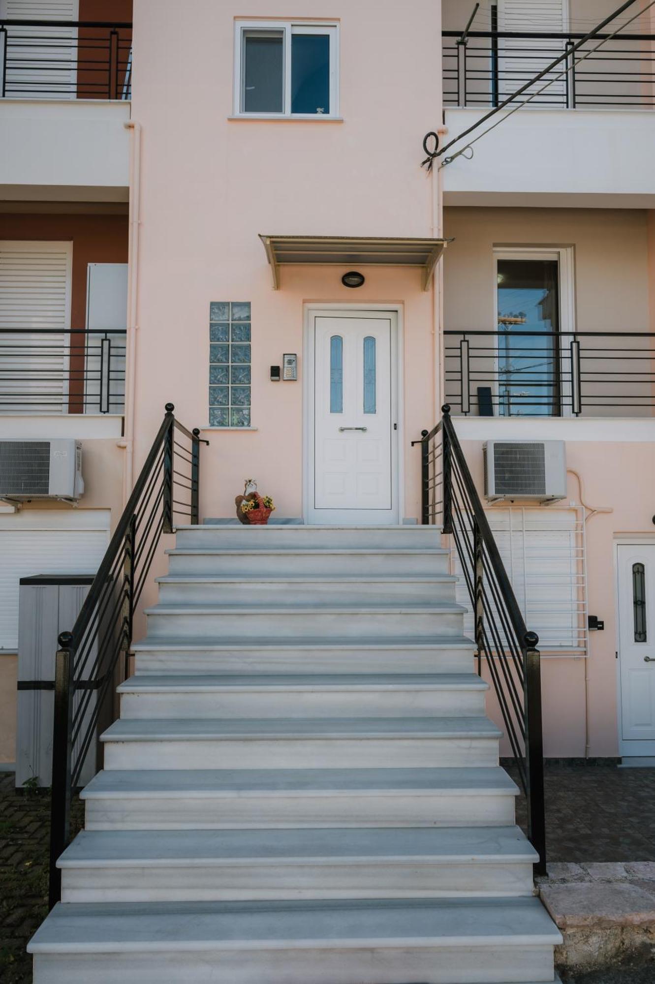 Hb Modern Apartments Tolo Exterior photo