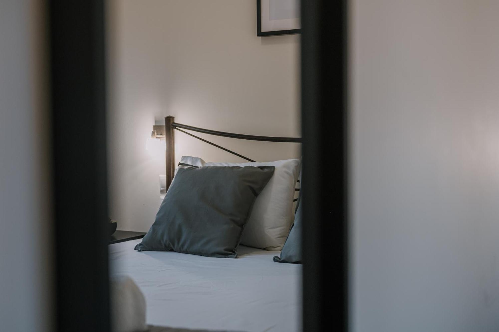 Hb Modern Apartments Tolo Room photo