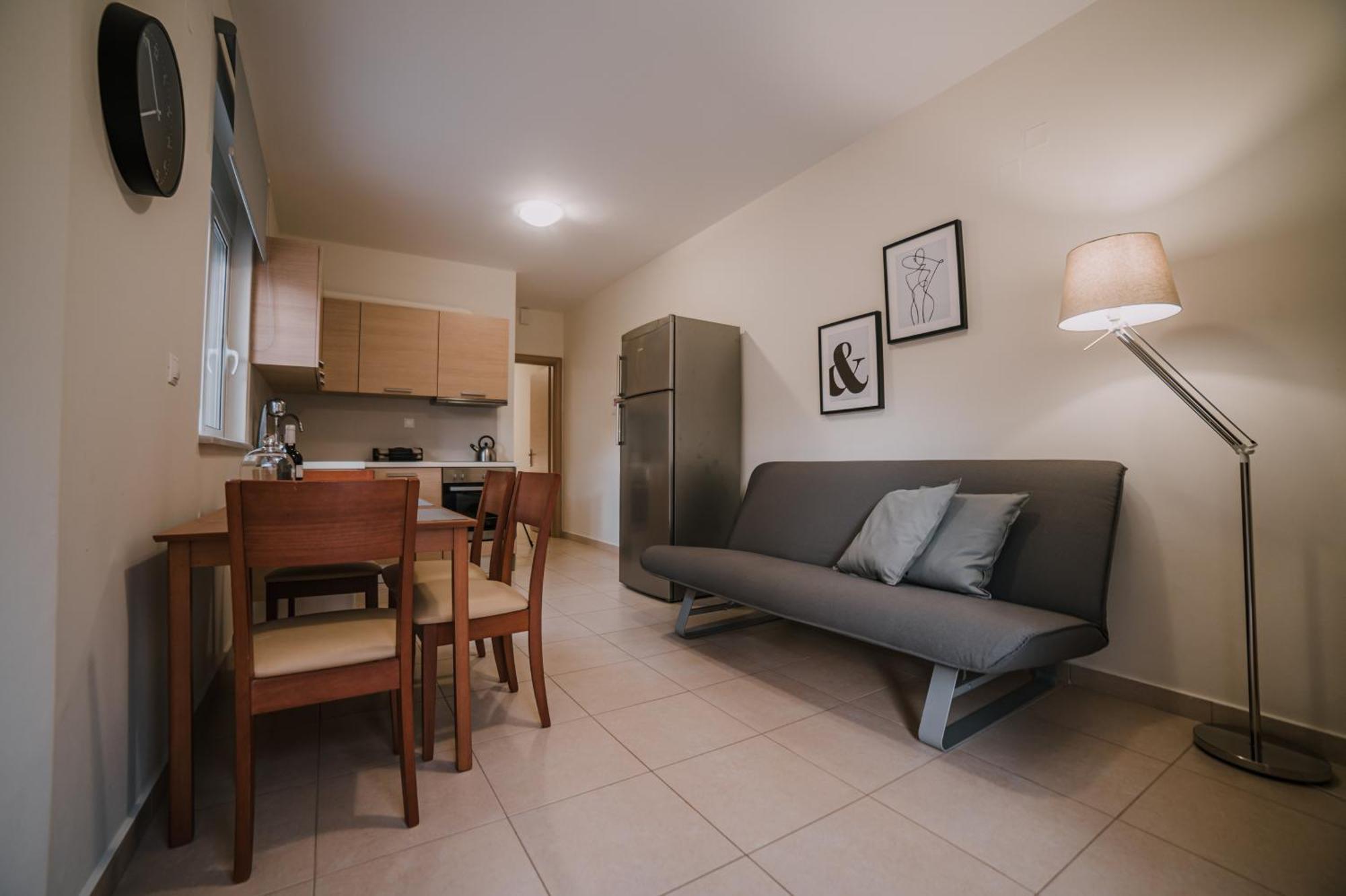 Hb Modern Apartments Tolo Room photo