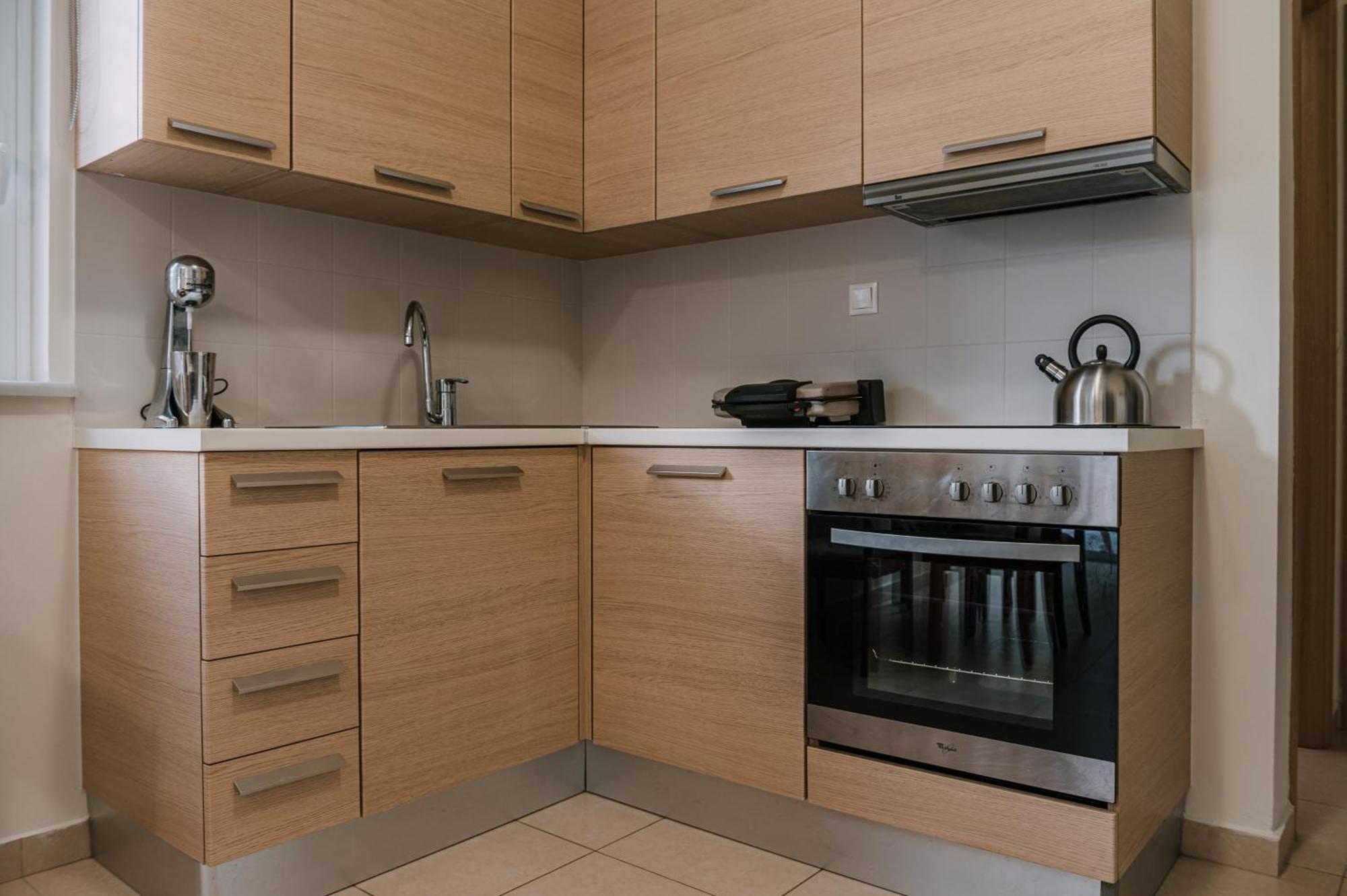 Hb Modern Apartments Tolo Room photo